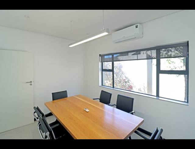 66.20M² BUSINESS TO LET IN PARKMORE